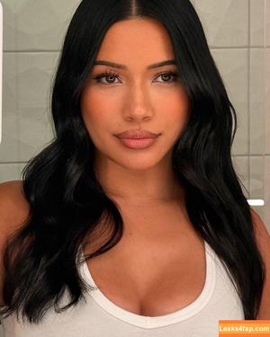 Julia Kelly photo #1653