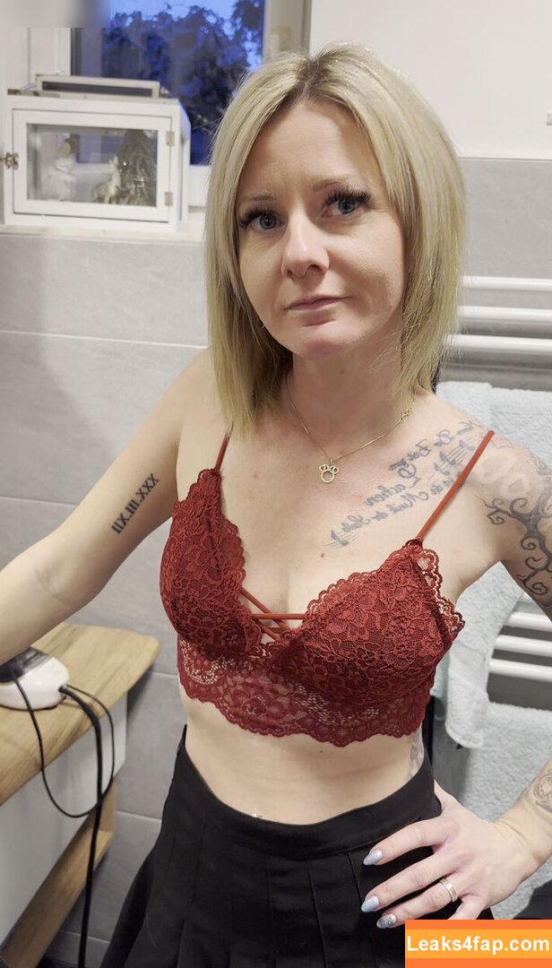Julia Kern / mischiidc / mrs_july leaked photo photo #0011