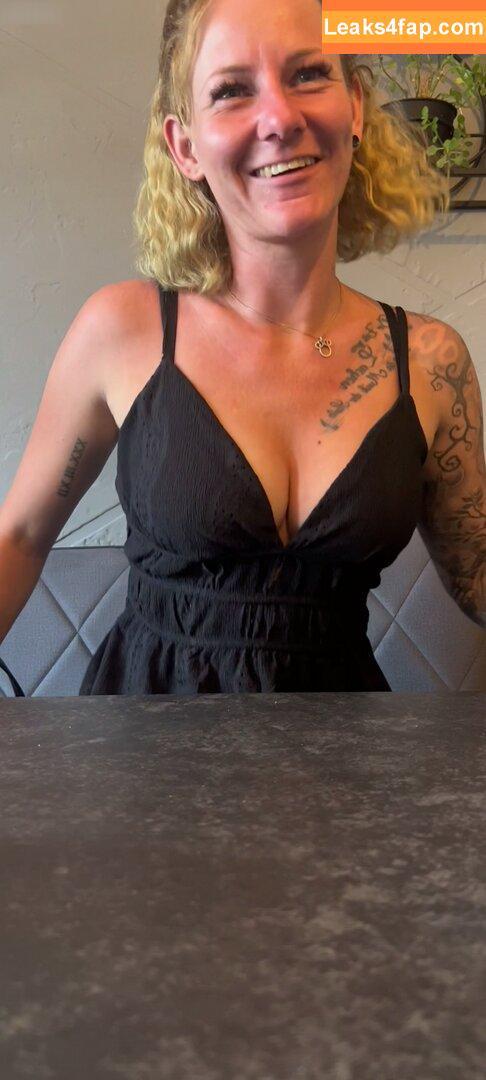 Julia Kern / mischiidc / mrs_july leaked photo photo #0027