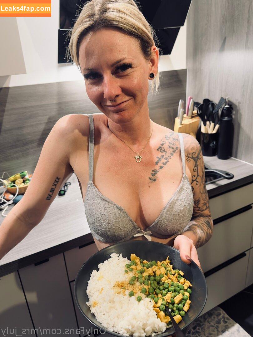 Julia Kern / mischiidc / mrs_july leaked photo photo #0098