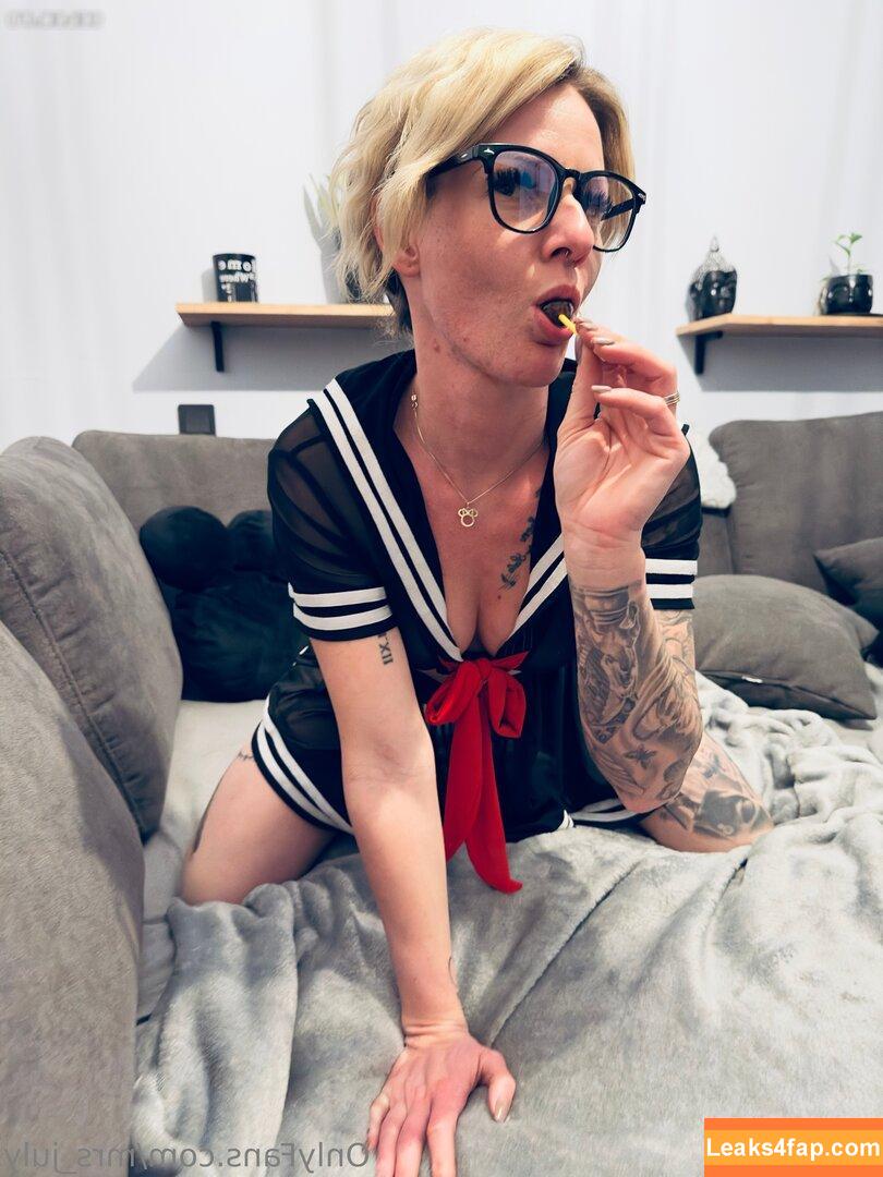 Julia Kern / mischiidc / mrs_july leaked photo photo #0100