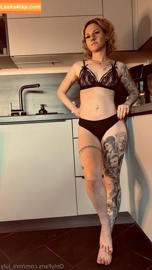 Julia Kern photo #0020