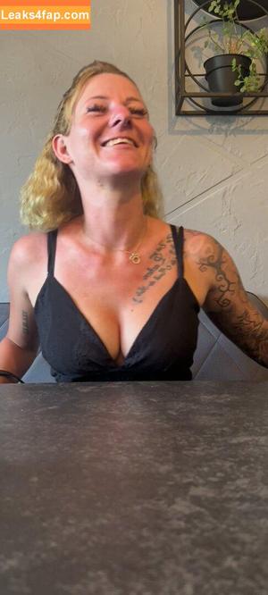 Julia Kern photo #0024