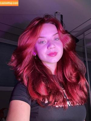 Julia Linhares photo #0125