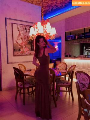 Julia Linhares photo #0145