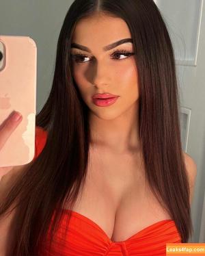 Julia Merekoulias photo #0014