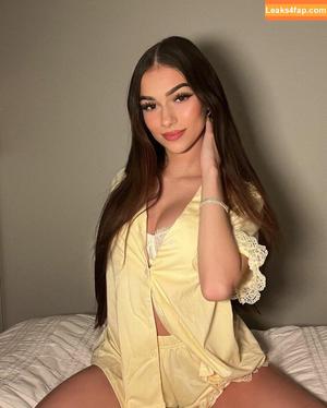 Julia Merekoulias photo #0023