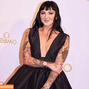 Julia Michaels photo #0007