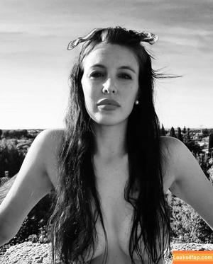 Julia Nageler photo #0018