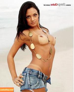 Julia Paes photo #0029