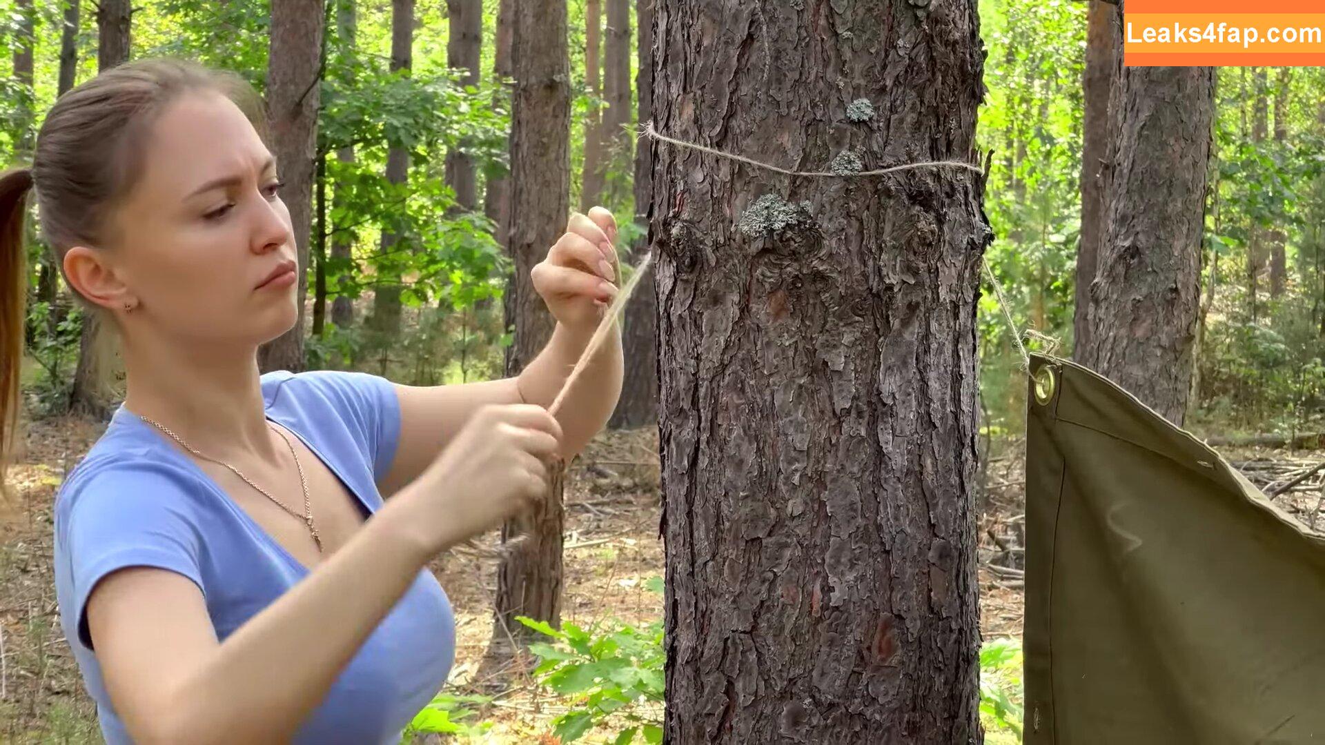 Julia's Adventures / julias_adventure_vlog leaked photo photo #0002