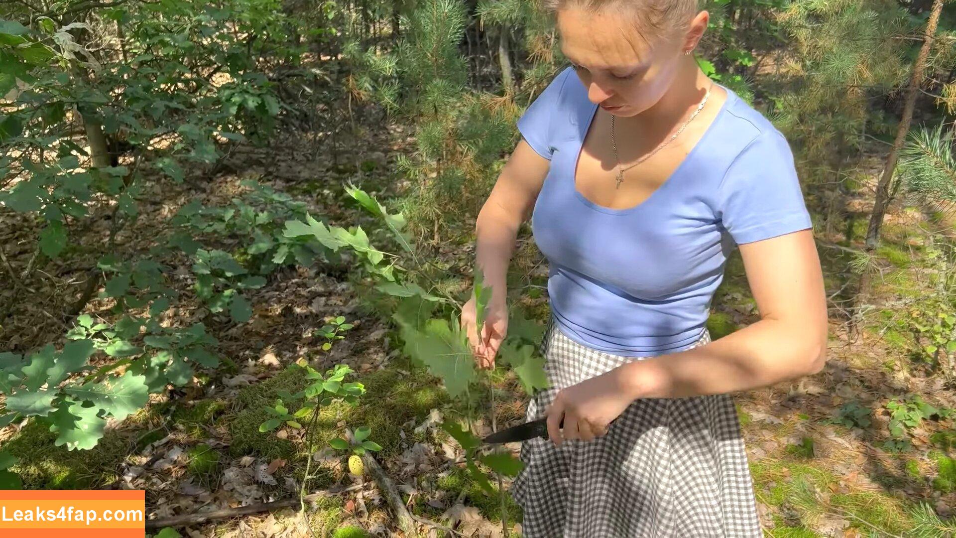 Julia's Adventures / julias_adventure_vlog leaked photo photo #0005