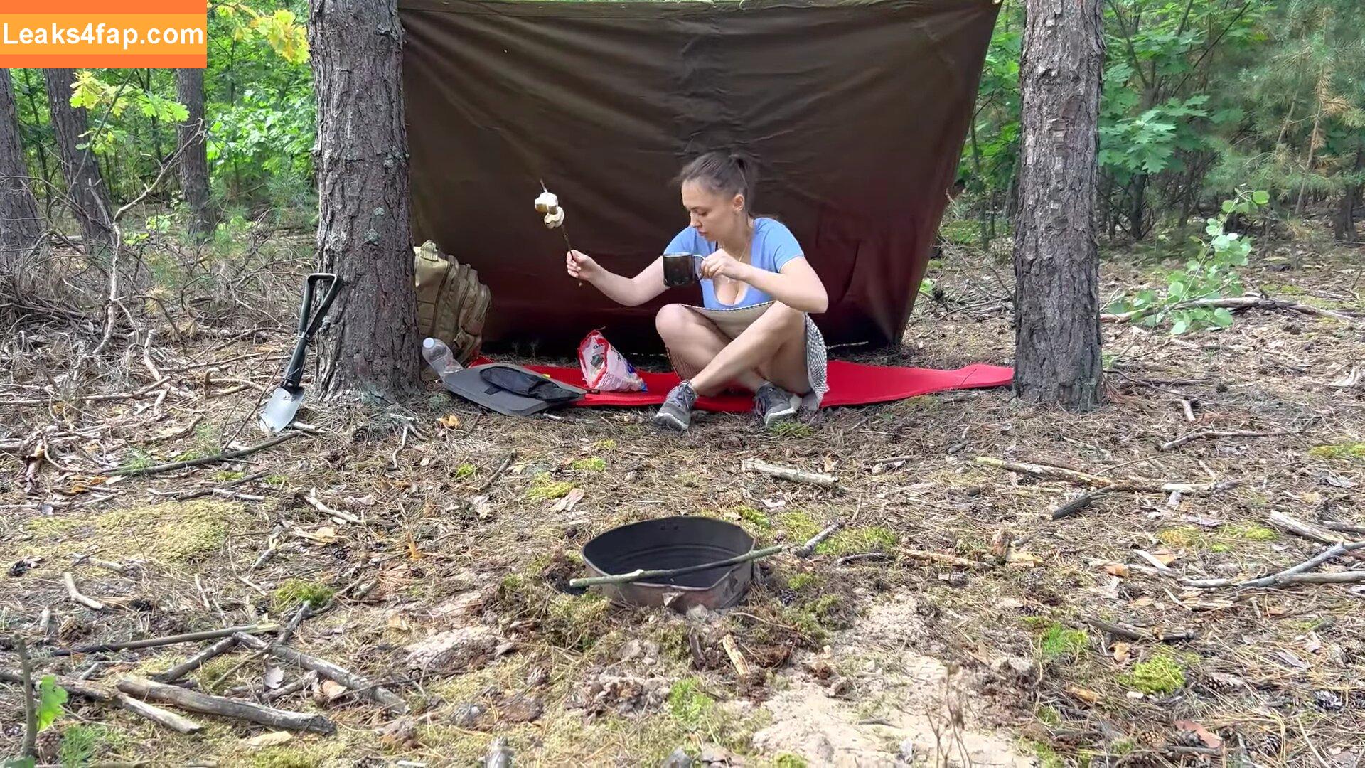 Julia's Adventures / julias_adventure_vlog leaked photo photo #0008
