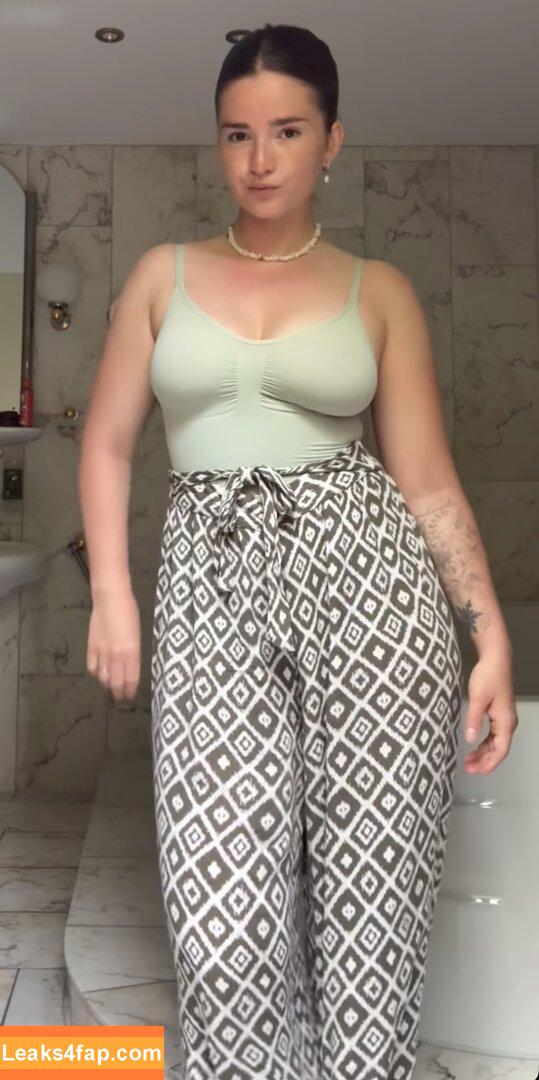 Julia Schulze / julia.schulze_official leaked photo photo #0402