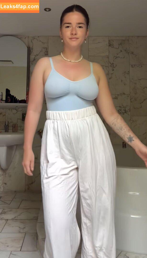 Julia Schulze / julia.schulze_official leaked photo photo #0404