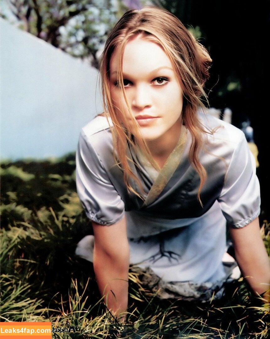 Julia Stiles / missjuliastiles leaked photo photo #0057