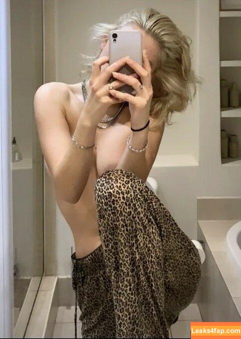 Julia Wulf / Juleslw leaked photo photo #0011