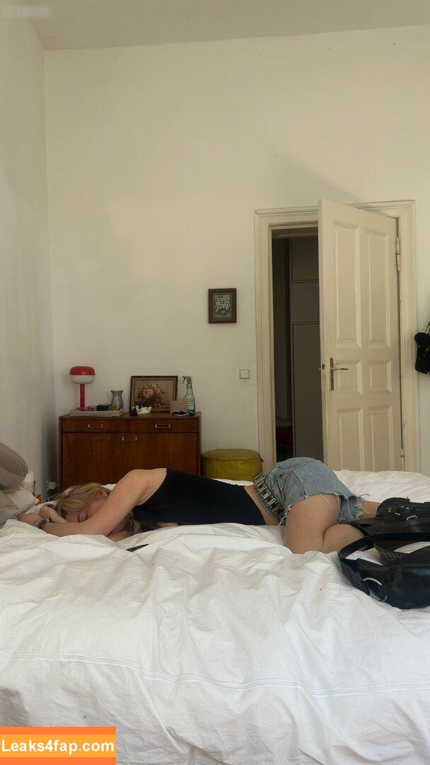 Julia Wulf / Juleslw leaked photo photo #0946