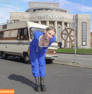 Julia Wulf photo #0018