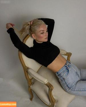 Julia Wulf photo #0041