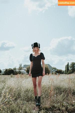 Julia Wulf photo #0071