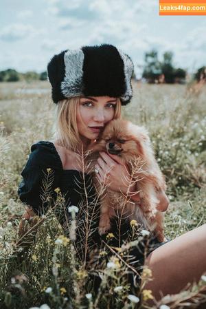 Julia Wulf photo #0074