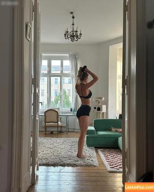 Julia Wulf photo #0088