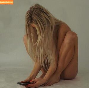 Julia Wulf photo #0095