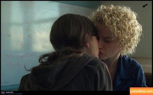 Juliagarner photo #0021
