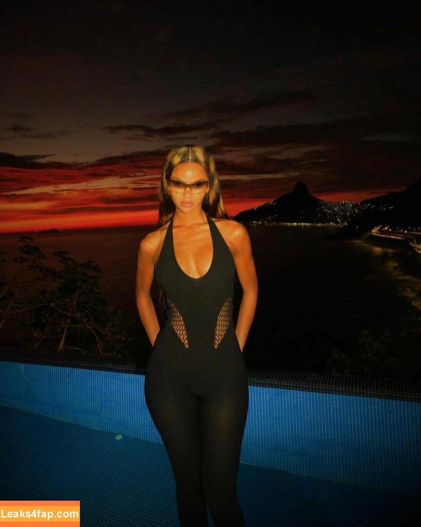 Juliana Nalu / juliananalu leaked photo photo #0062