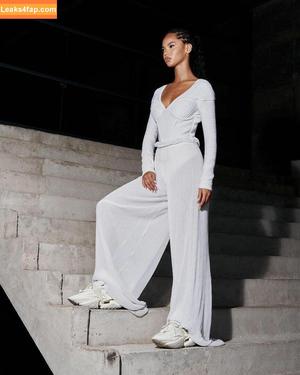 Juliana Nalu photo #0080