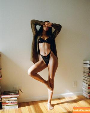 Juliana Nalu photo #0106