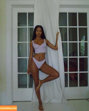 Juliana Nalu photo #0119