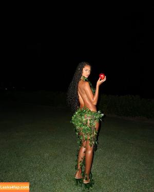 Juliana Nalu photo #0156