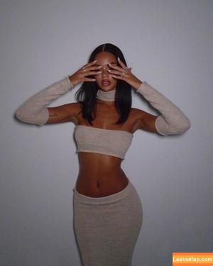 Juliana Nalu photo #0205