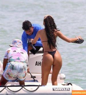 Juliana Nalu photo #0328