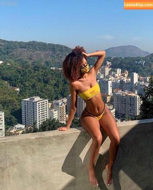 Juliana Nalu photo #0352