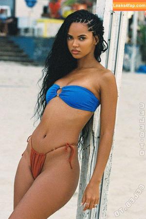 Juliana Nalu фото #0774