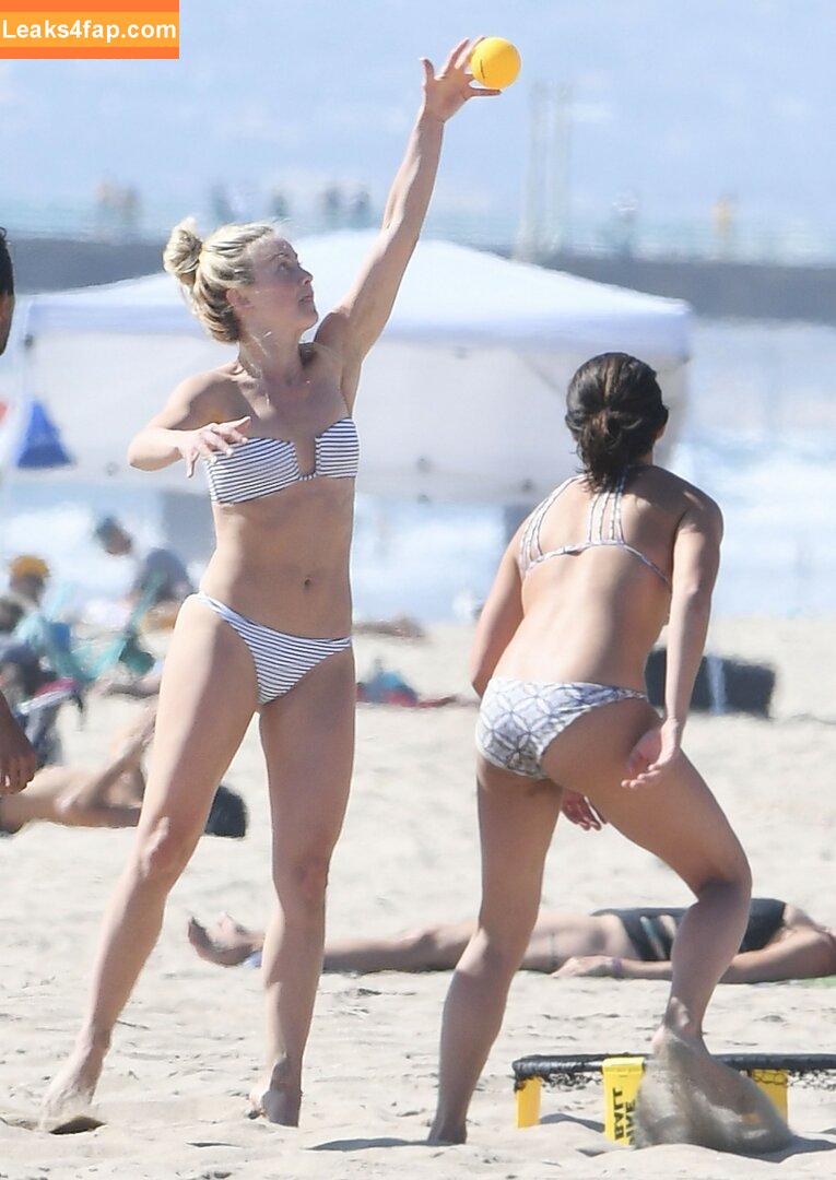 Julianne Hough / juleshough leaked photo photo #0049