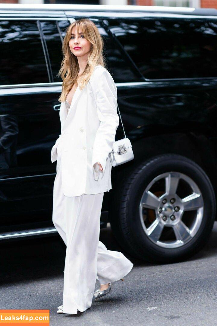 Julianne Hough / juleshough leaked photo photo #0081