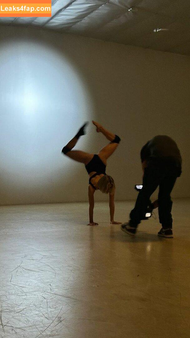 Julianne Hough / juleshough leaked photo photo #0266