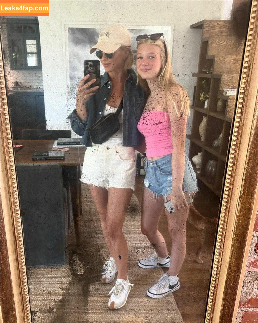 Julianne Hough / juleshough leaked photo photo #0378