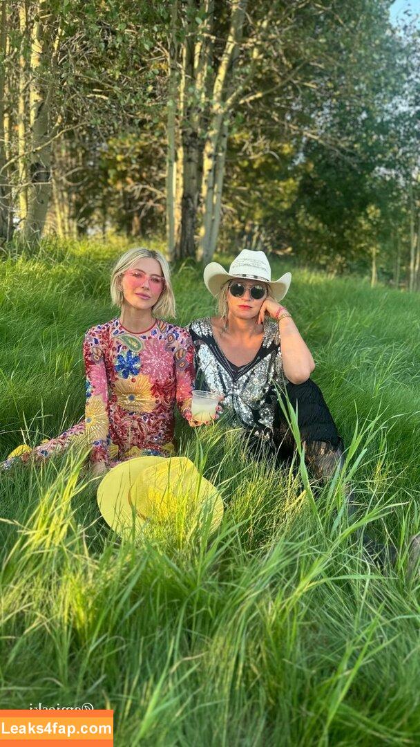 Julianne Hough / juleshough leaked photo photo #0398