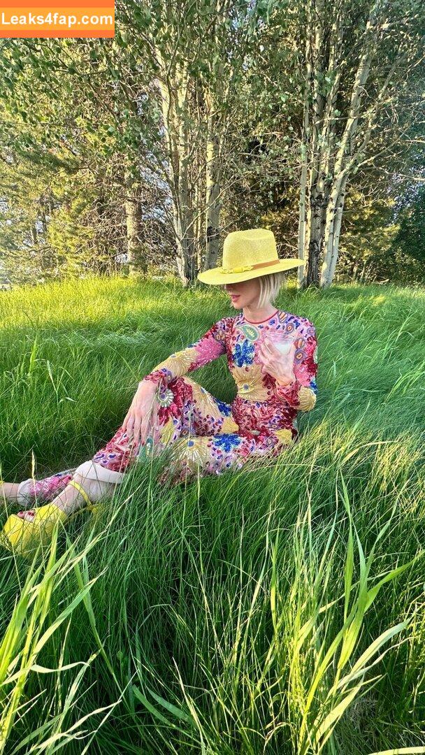 Julianne Hough / juleshough leaked photo photo #0399