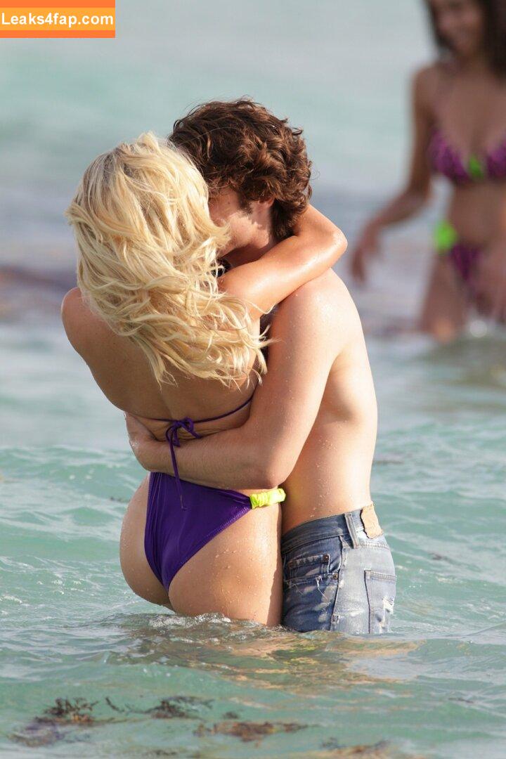 Julianne Hough / juleshough leaked photo photo #0461