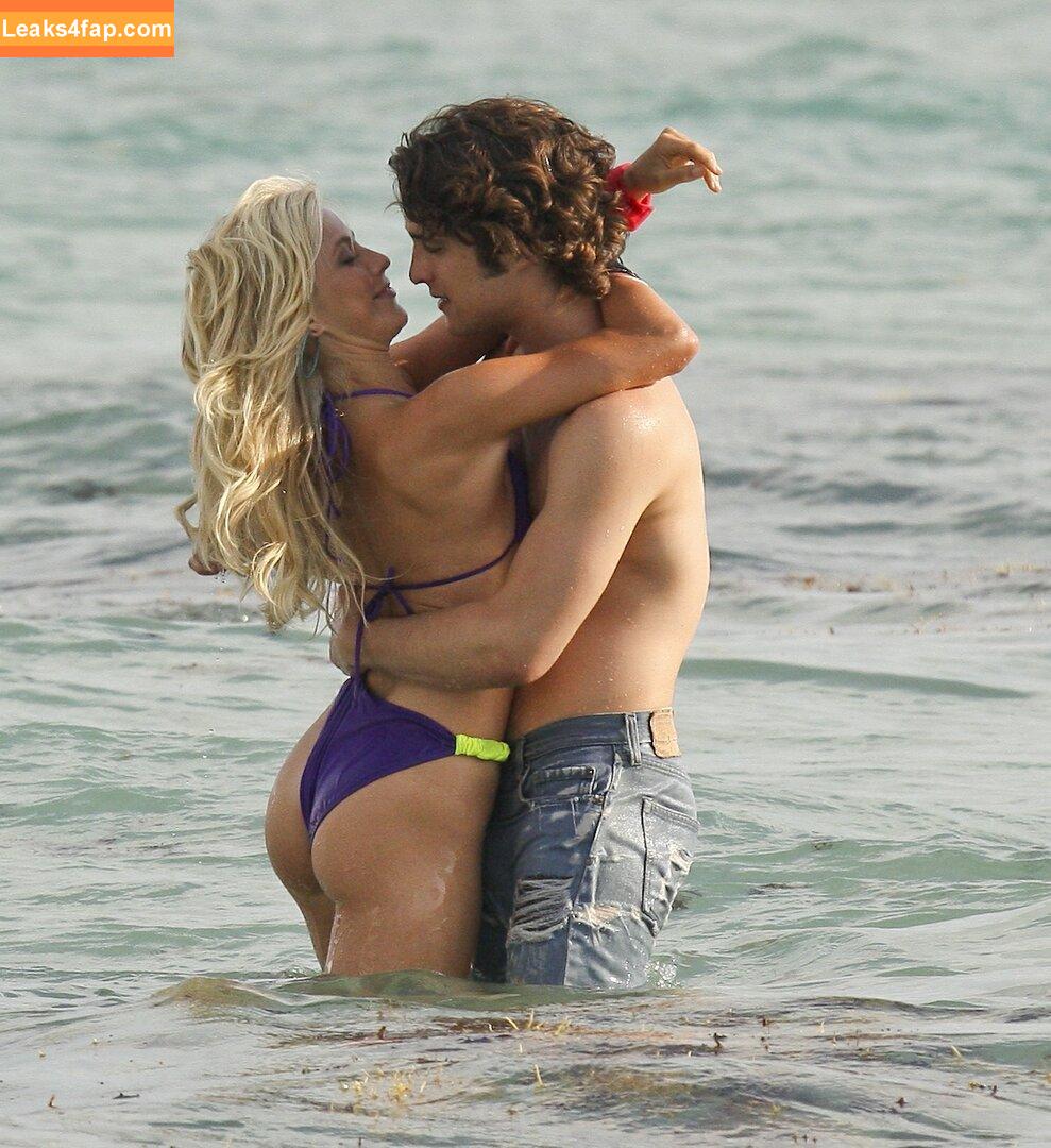 Julianne Hough / juleshough leaked photo photo #0462