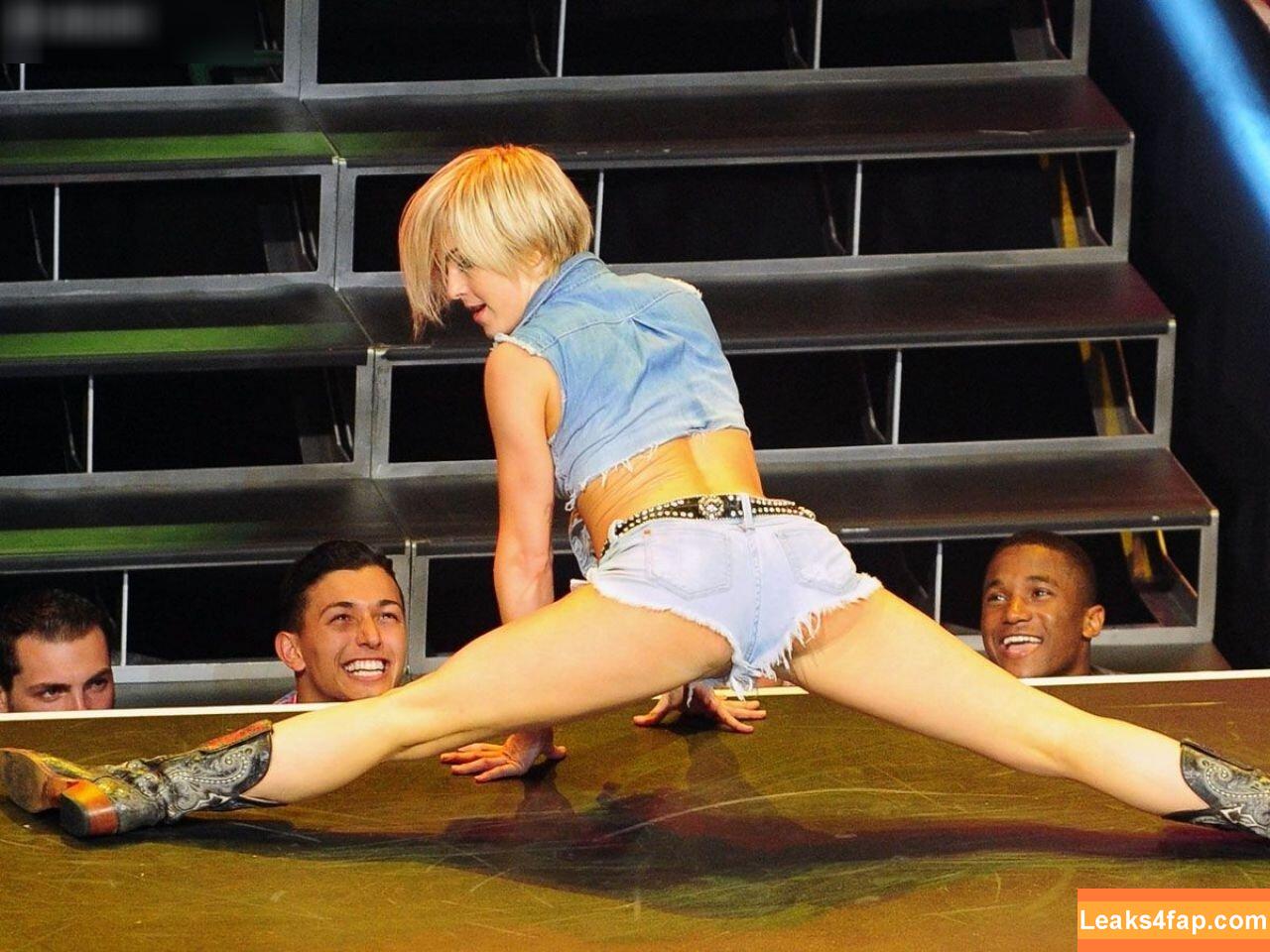 Julianne Hough / juleshough leaked photo photo #0513
