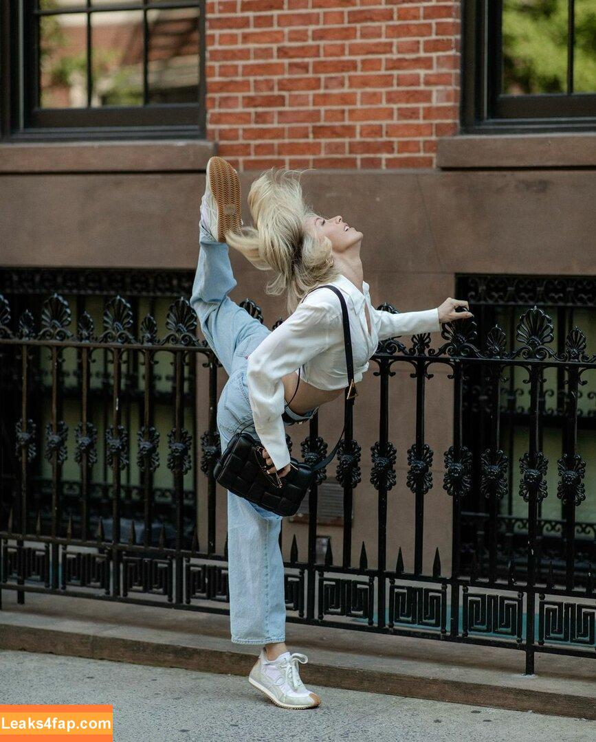 Julianne Hough / juleshough leaked photo photo #0637
