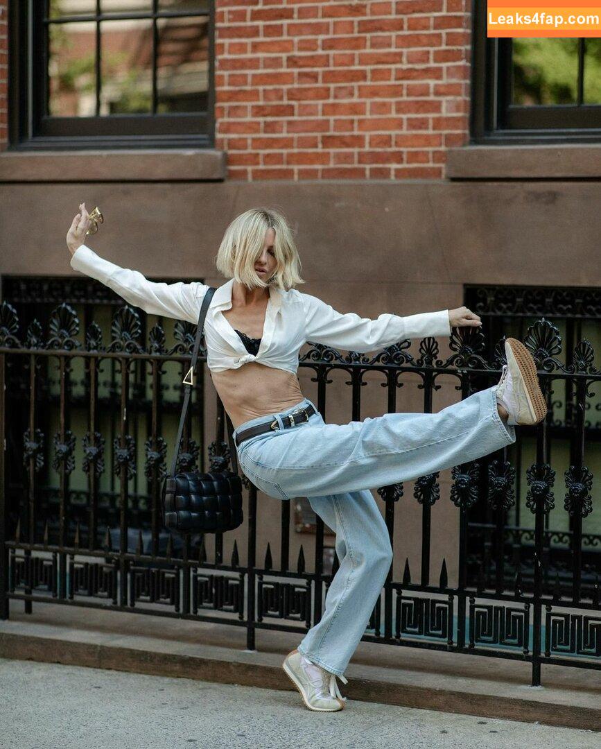 Julianne Hough / juleshough leaked photo photo #0638