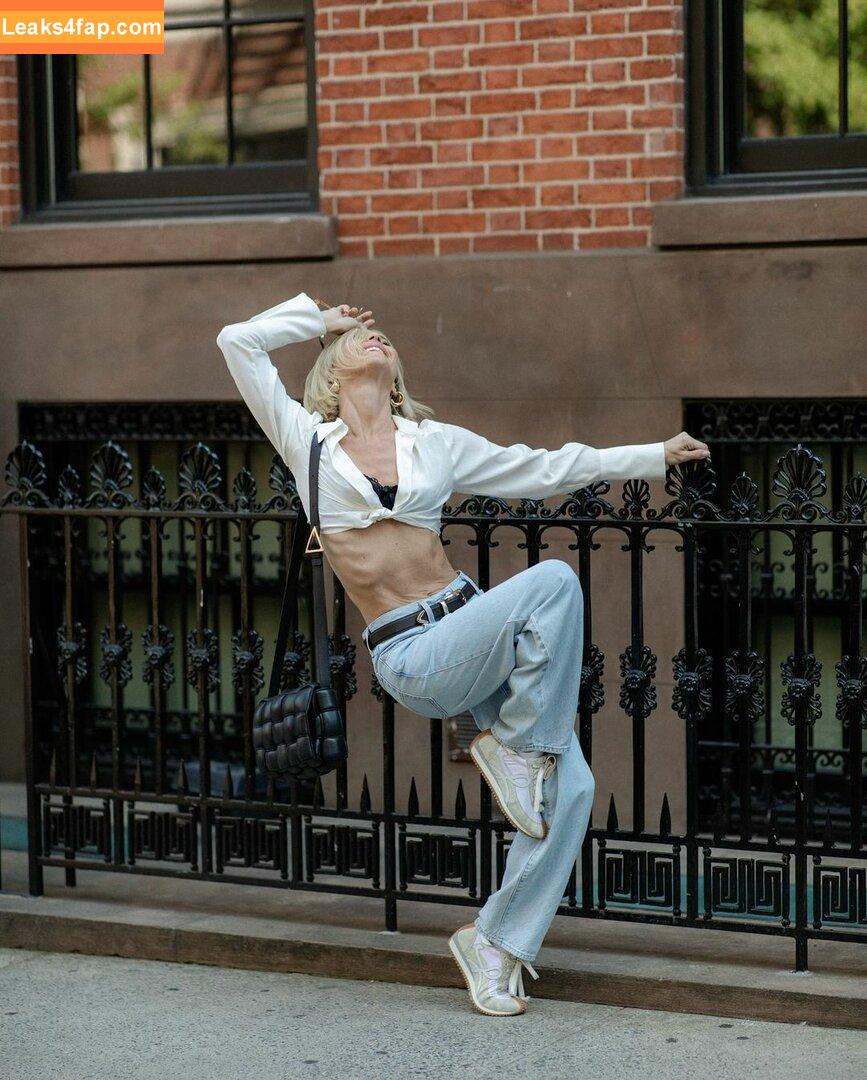 Julianne Hough / juleshough leaked photo photo #0639